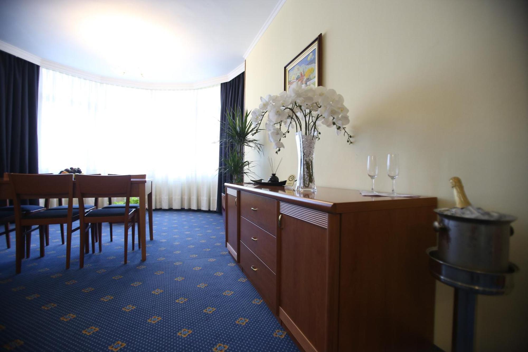 Hotel Continental Vore Bilik gambar
